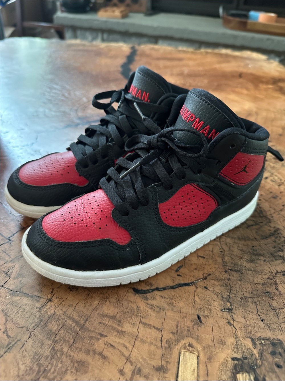 Nike Kids Mid-Top Sneakers in Black and Red